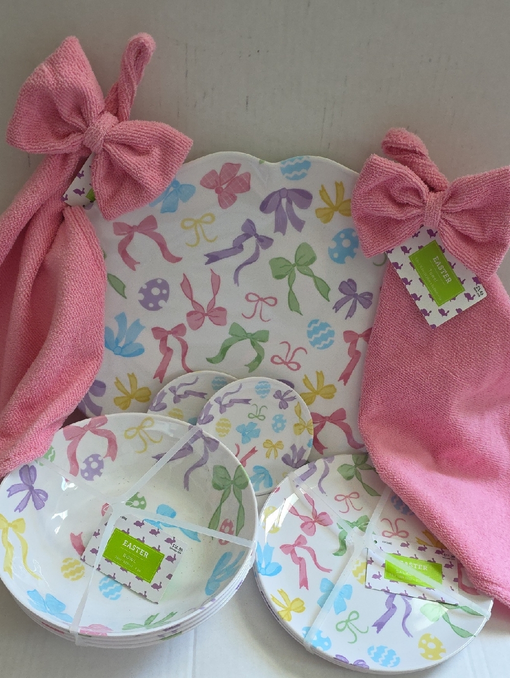 Easter Bow Print Plastic Dinnerware Set